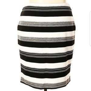 Roz & Ali Black White Striped Skirt